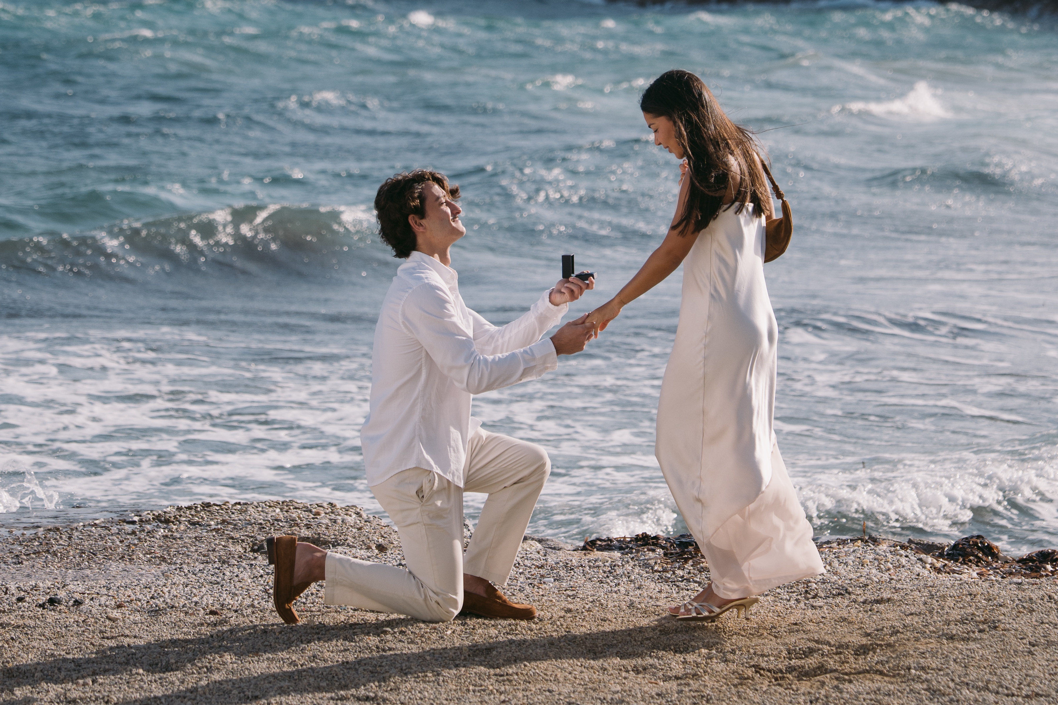 Best 3 Ways to Capture a Surprise Proposal Photoshoot in Greece 